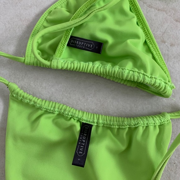 DISRUPTIVE YOUTH GREEN SOLAR TOP AND BELLE BOTOMS - Picture 6 of 7